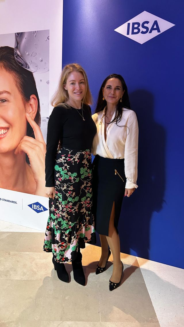 Today I attended an IBSA press conference in Milan about the latest injectable from Profhilo - it’s called Profhilo Structura. This new injectable is a patented mix of 2 weights of hyaluronic acid that rather than addressing the texture of crinkly skin (like the original Profhilo) aims to rejuvenate fat cells that atrophy as we age.
The formula contains HCC (Hybrid cooperative complexes) that  are stable molecules of 2 Hyaluronic acids of different molecular weights which amplify cell viability.
The treatment does not aim to fill or puff out the tissues it only seeks to restore the body’s own adipocytes (fat cells).
Listen in to Cosmetic doctor Beatriz Molina who runs Medika clinic in Bristol who has been an early adopter of Structura. She told me it’s not for everyone - you have to pick your patients - they cited people with longer, thinner faces (and displayed a picture of Sarah Jessica Parker as someone who might benefit) - I was also told I’d qualify so will road test Structura for you in the coming weeks.
What are your thoughts? Do you think an injectable can noticeably/subtly lift the face??
Have you tried Structura?
Would you like to? #theeditorslist #editorslist #sarahjessicaparker #profhilo #profhilostructura @ibsa